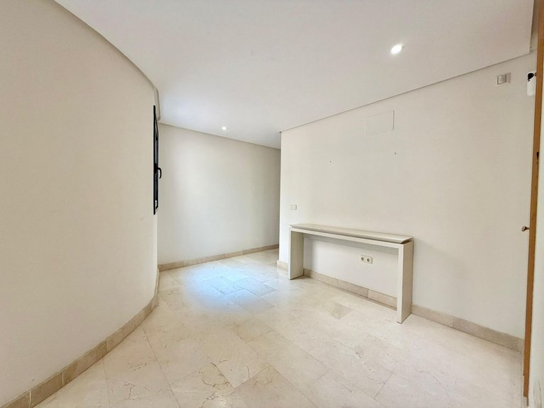 Apartment for Sale in Puerto Banús, Malaga 43