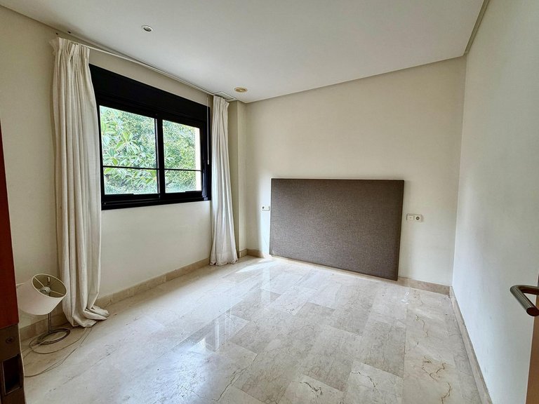 Apartment for Sale in Puerto Banús, Malaga 57