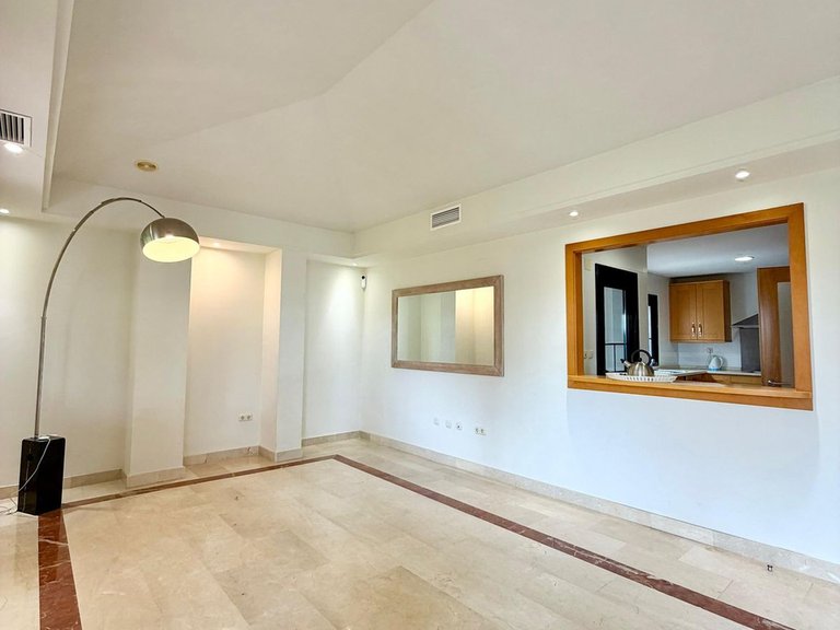 Apartment for Sale in Puerto Banús, Malaga 7