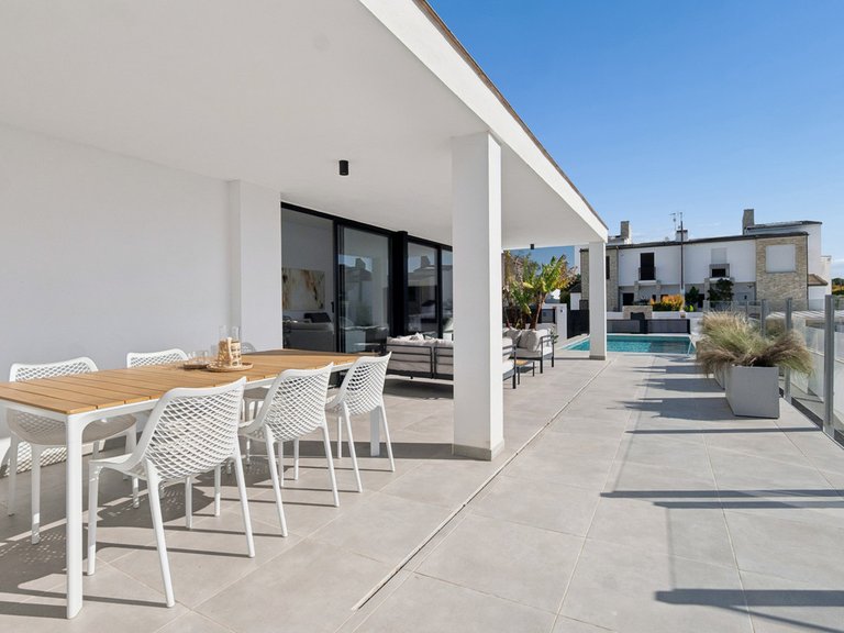 Villa for Sale in Valle Romano, Malaga 16