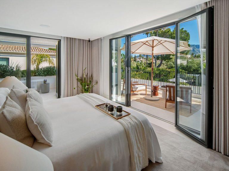 Villa for Sale in Nueva Andalucía, Malaga 14