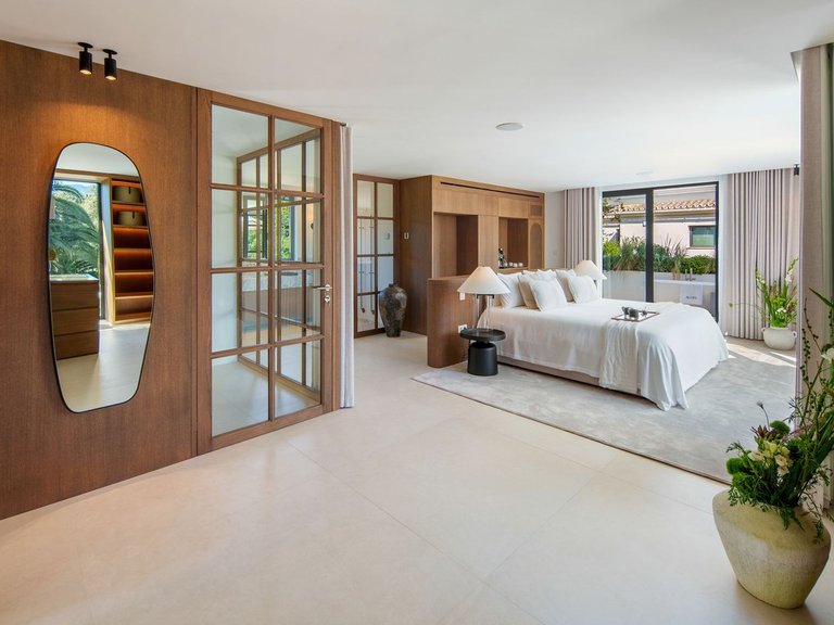 Villa for Sale in Nueva Andalucía, Malaga 16
