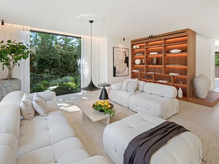 Villa for Sale in Nueva Andalucía, Malaga 22