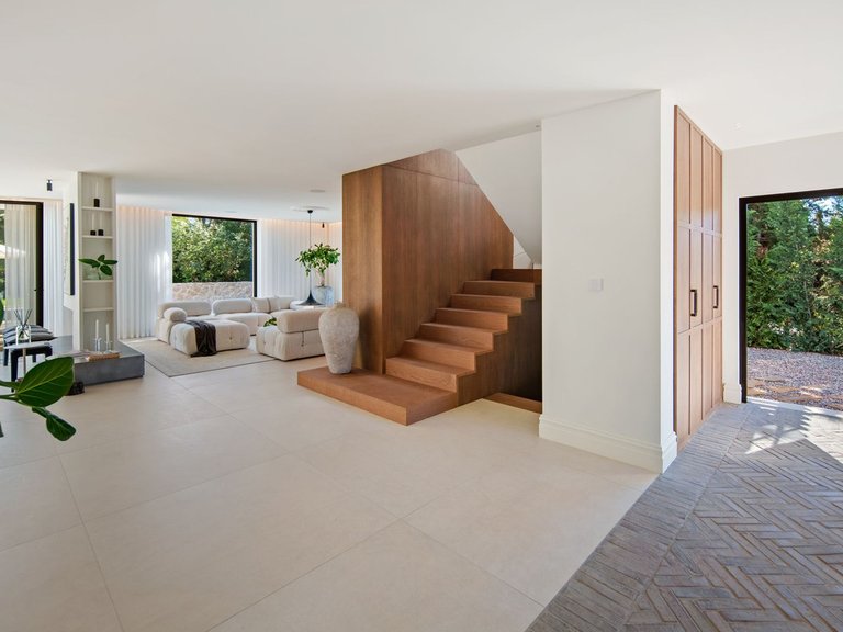 Villa for Sale in Nueva Andalucía, Malaga 23