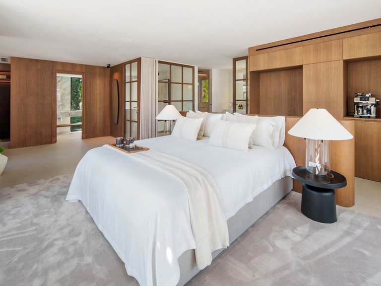 Villa for Sale in Nueva Andalucía, Malaga 32