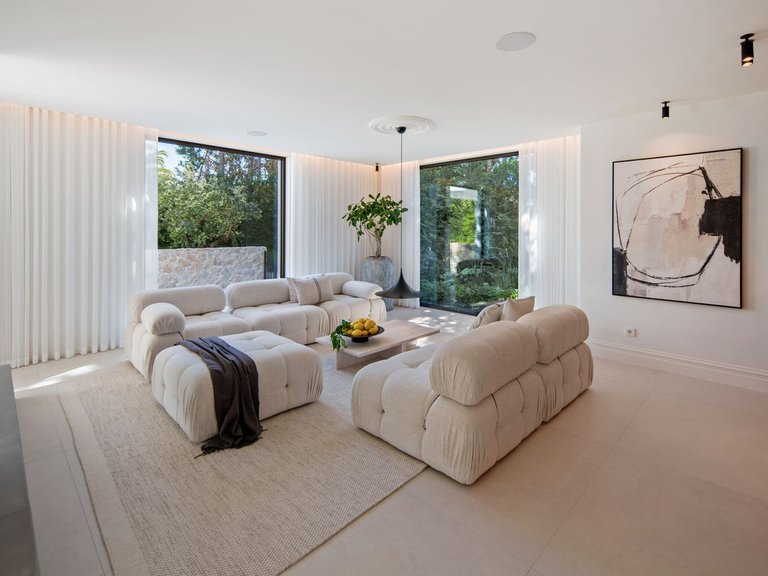 Villa for Sale in Nueva Andalucía, Malaga 4
