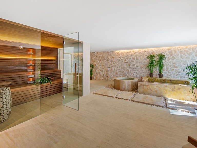 Villa for Sale in Nueva Andalucía, Malaga 41