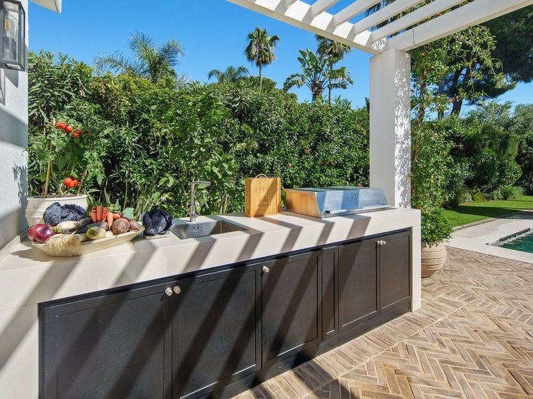 Villa for Sale in Nueva Andalucía, Malaga 49