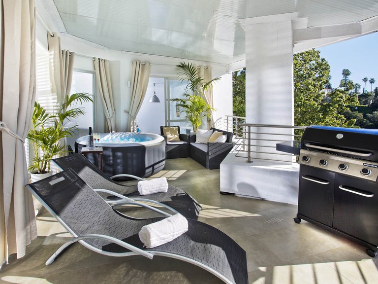 Villa for Sale in Elviria, Malaga 7