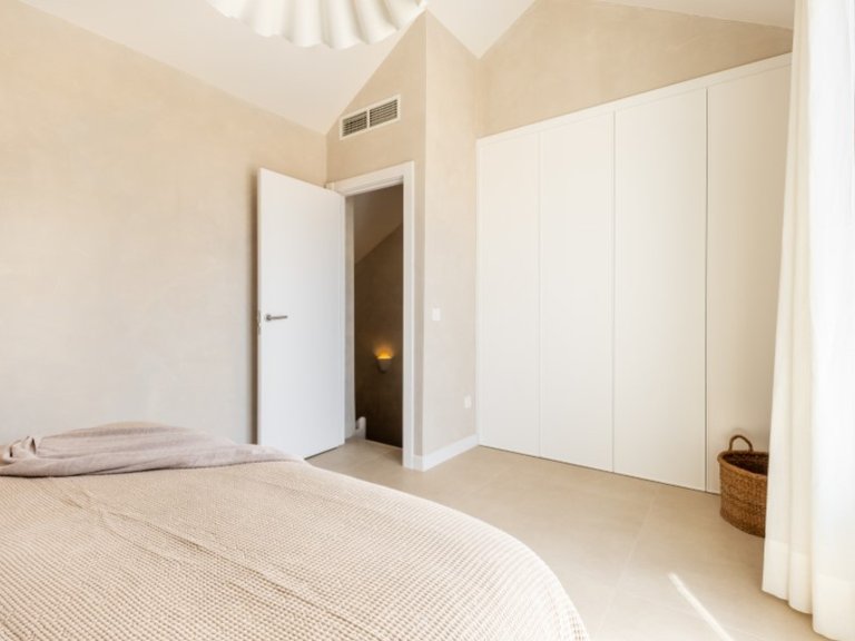Villa for Sale in Marbella, Malaga 24