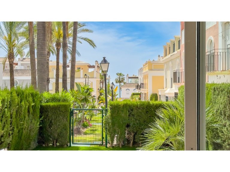 Villa for Sale in Marbella, Malaga 34