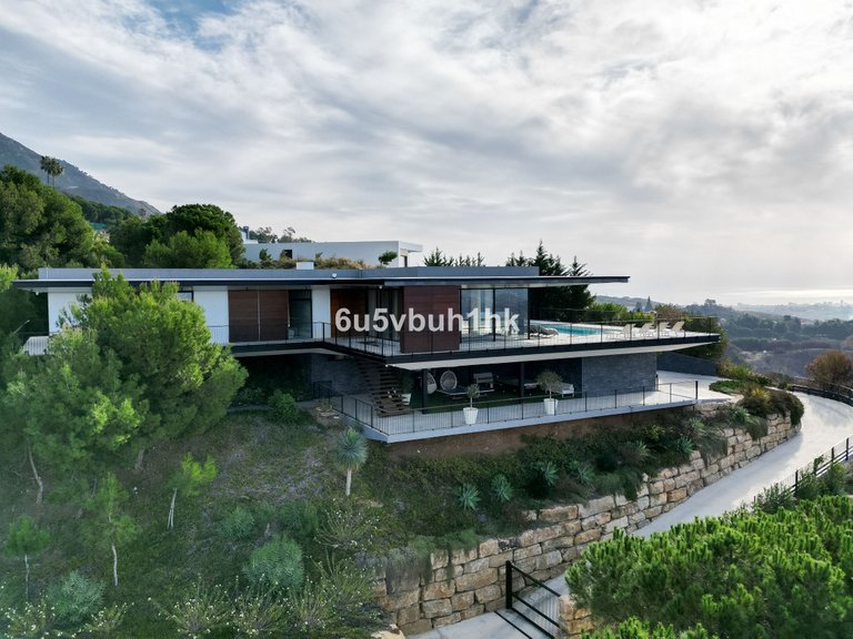 Villa for Sale in Valtocado, Malaga 1