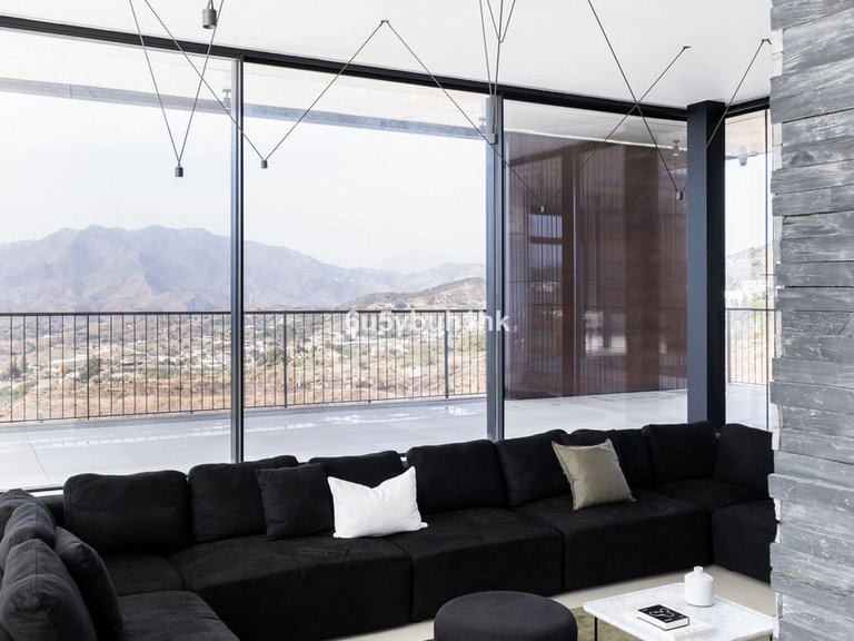 Villa for Sale in Valtocado, Malaga 25