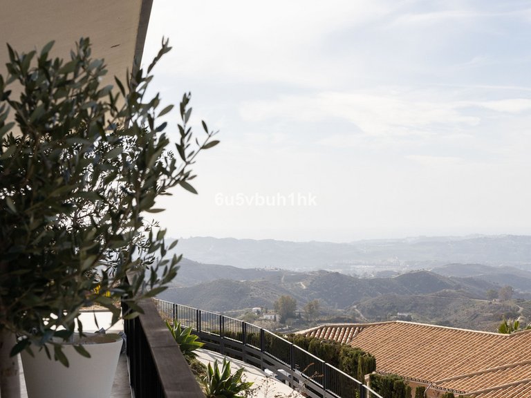 Villa for Sale in Valtocado, Malaga 26