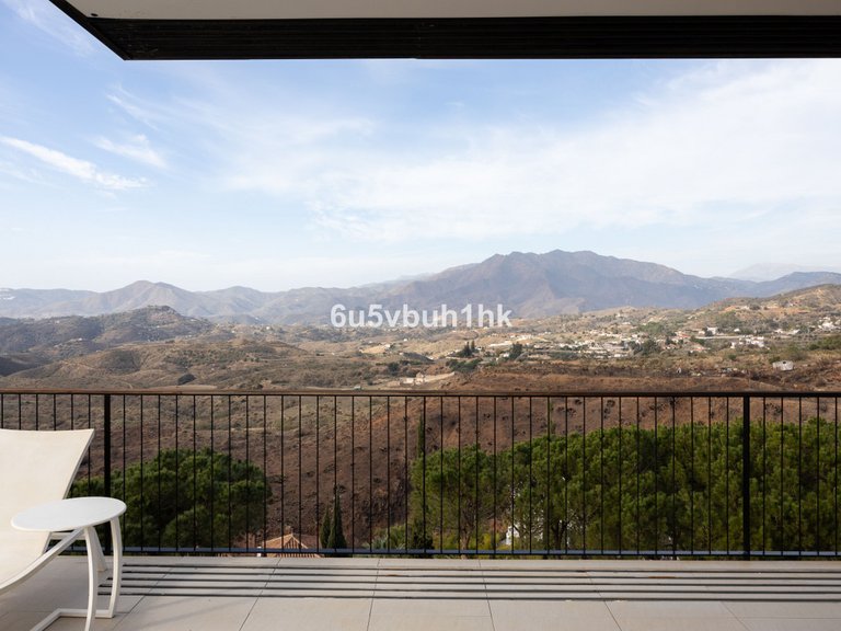 Villa for Sale in Valtocado, Malaga 44