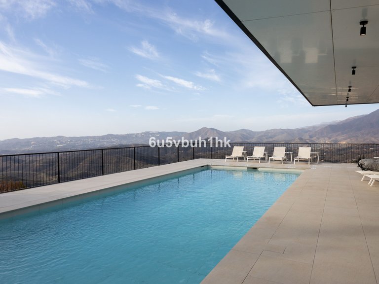Villa for Sale in Valtocado, Malaga 46