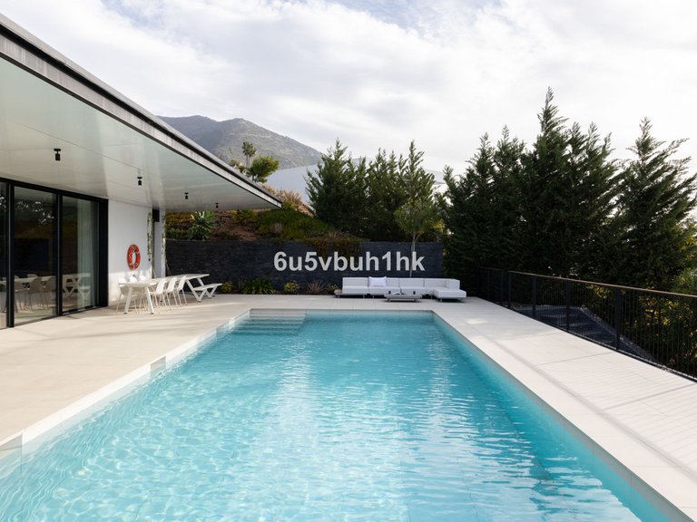 Villa for Sale in Valtocado, Malaga 49