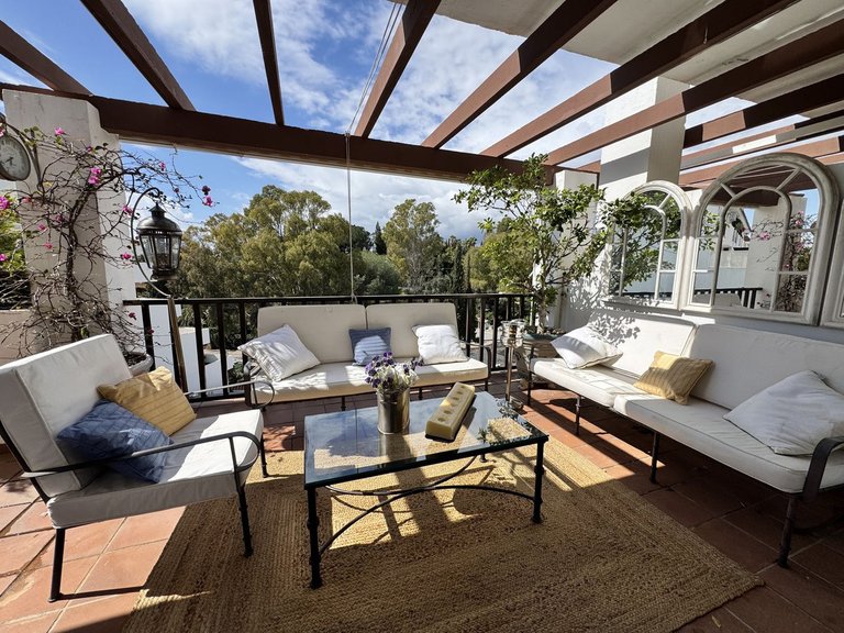Apartment for Sale in The Golden Mile, Malaga 1