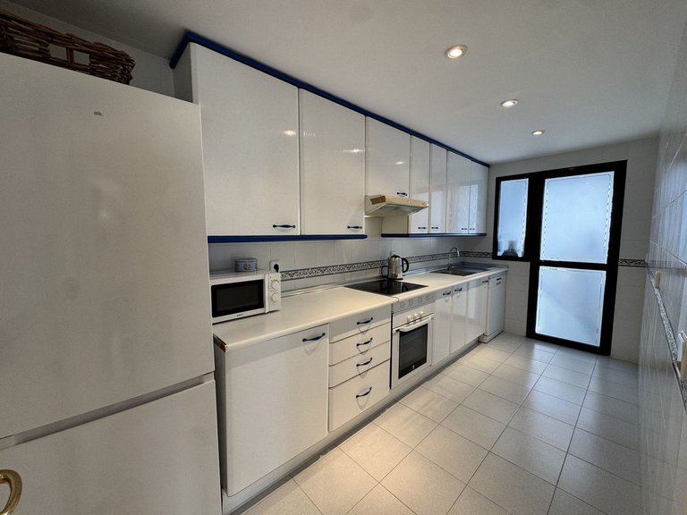 Apartment for Sale in The Golden Mile, Malaga 11
