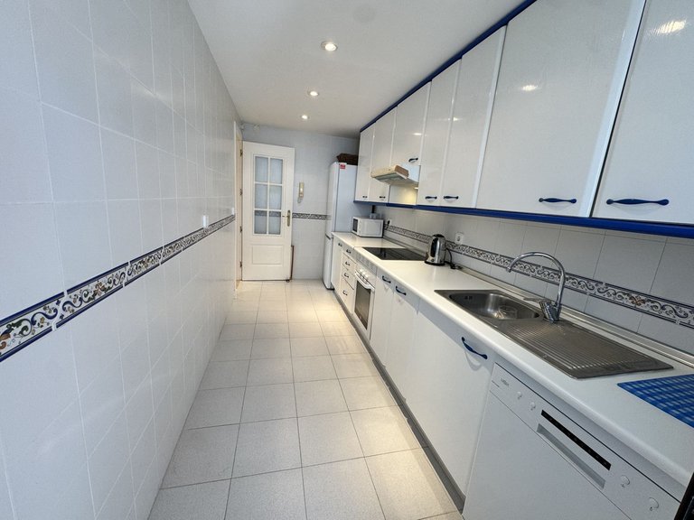 Apartment for Sale in The Golden Mile, Malaga 12