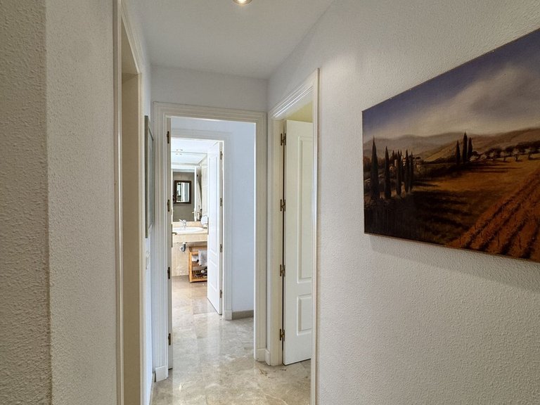 Apartment for Sale in The Golden Mile, Malaga 17