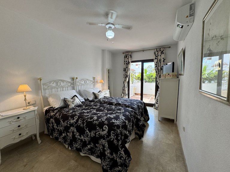 Apartment for Sale in The Golden Mile, Malaga 19