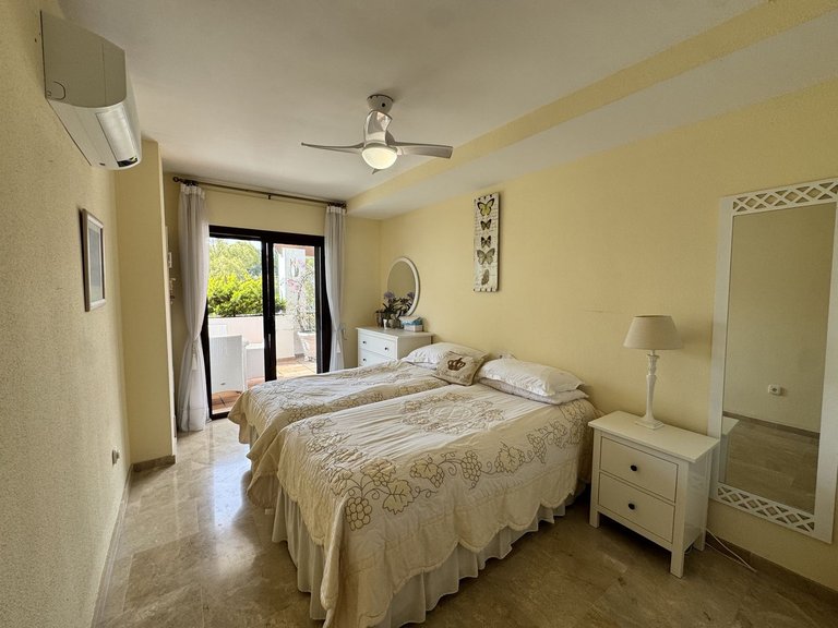 Apartment for Sale in The Golden Mile, Malaga 21