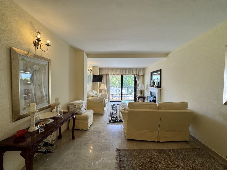 Apartment for Sale in The Golden Mile, Malaga 9