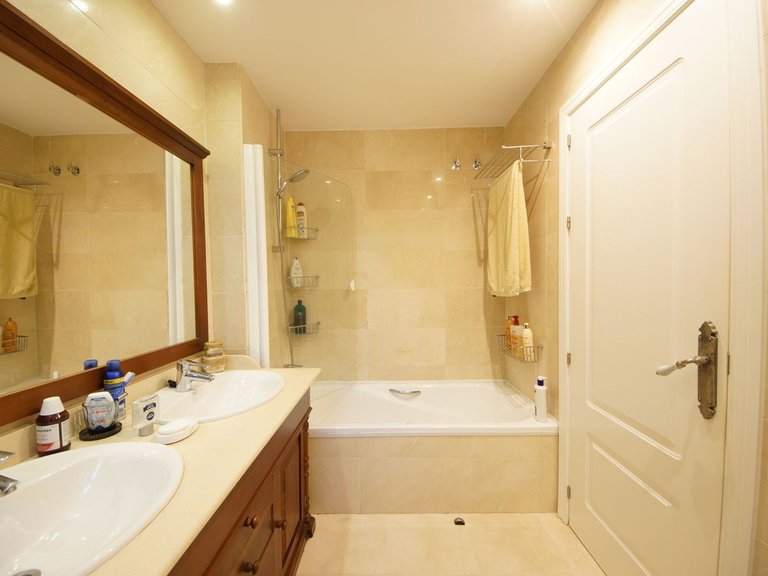 Apartment for Sale in Los Arqueros, Malaga 15