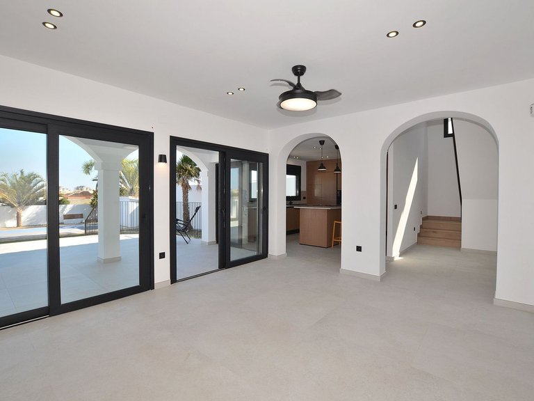 Villa for Sale in El Coto, Malaga 15