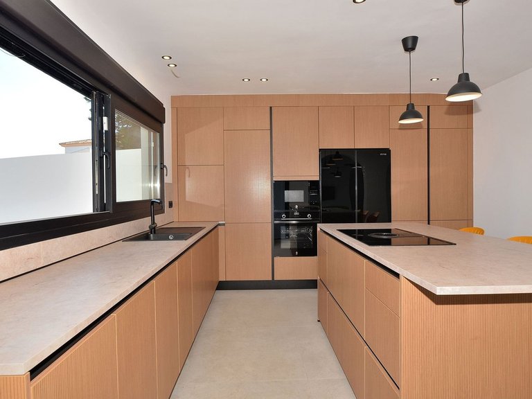 Villa for Sale in El Coto, Malaga 17
