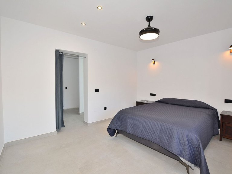 Villa for Sale in El Coto, Malaga 21