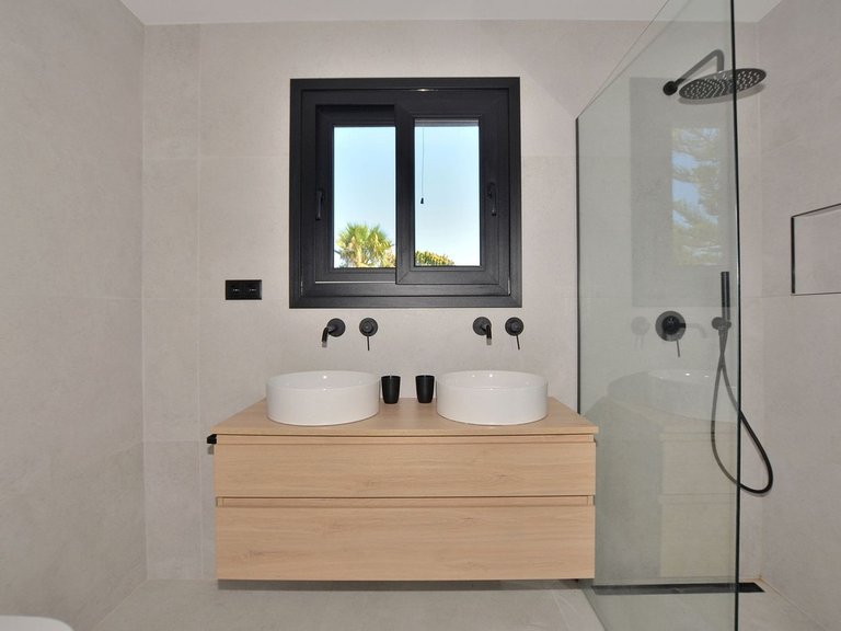 Villa for Sale in El Coto, Malaga 22