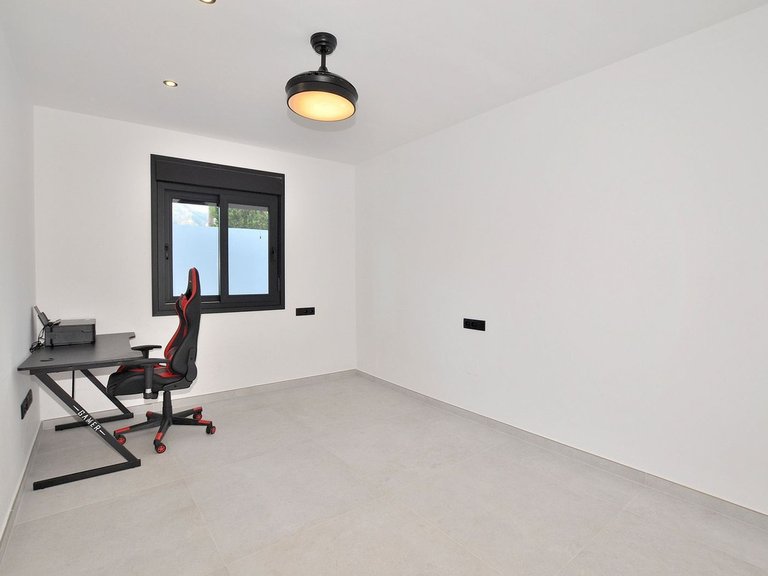 Villa for Sale in El Coto, Malaga 24