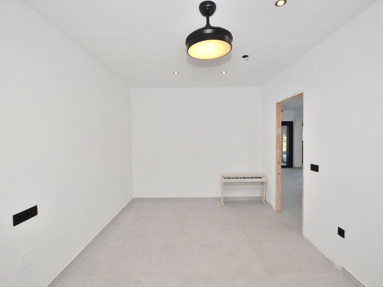 Villa for Sale in El Coto, Malaga 25