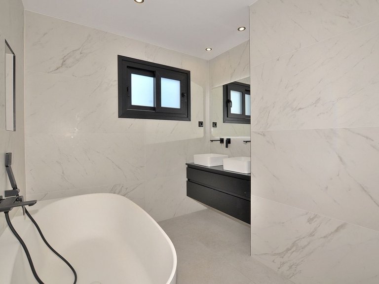 Villa for Sale in El Coto, Malaga 29