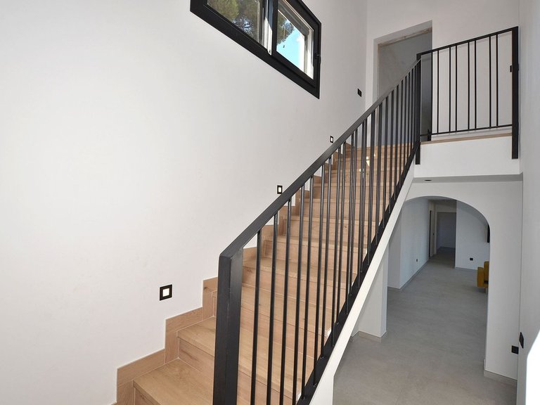 Villa for Sale in El Coto, Malaga 32
