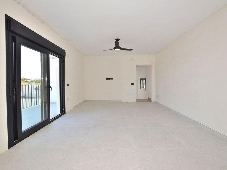 Villa for Sale in El Coto, Malaga 35