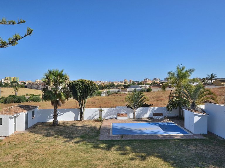 Villa for Sale in El Coto, Malaga 38