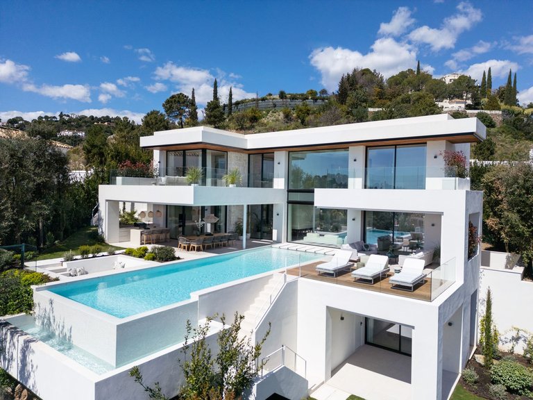 Villa for Sale in Benahavís, Malaga 1