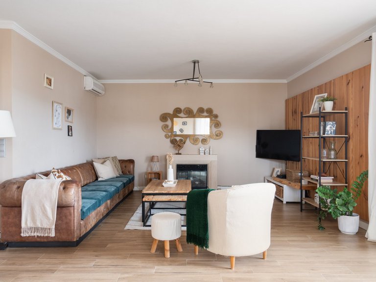 Villa for Sale in Sierrezuela, Malaga 1