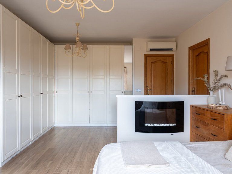 Villa for Sale in Sierrezuela, Malaga 15