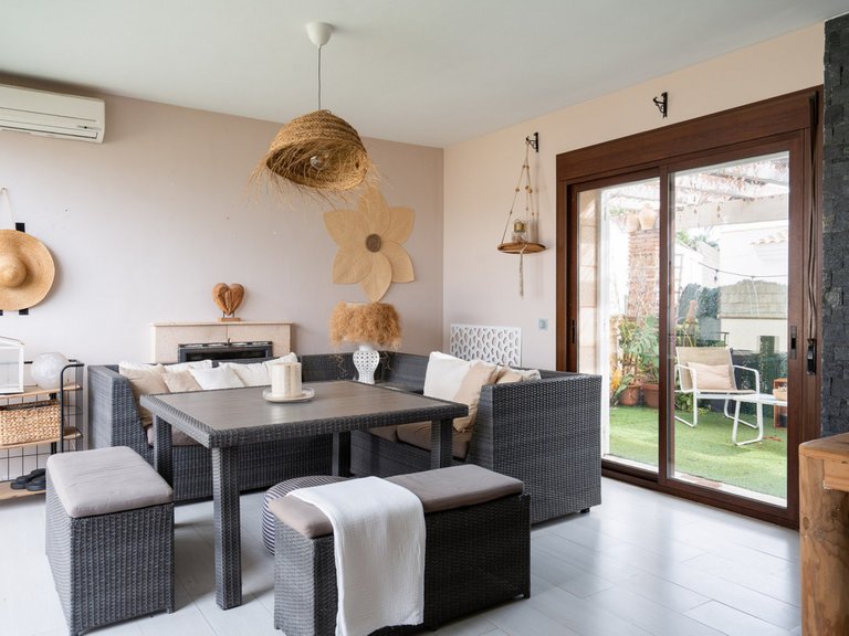 Villa for Sale in Sierrezuela, Malaga 9