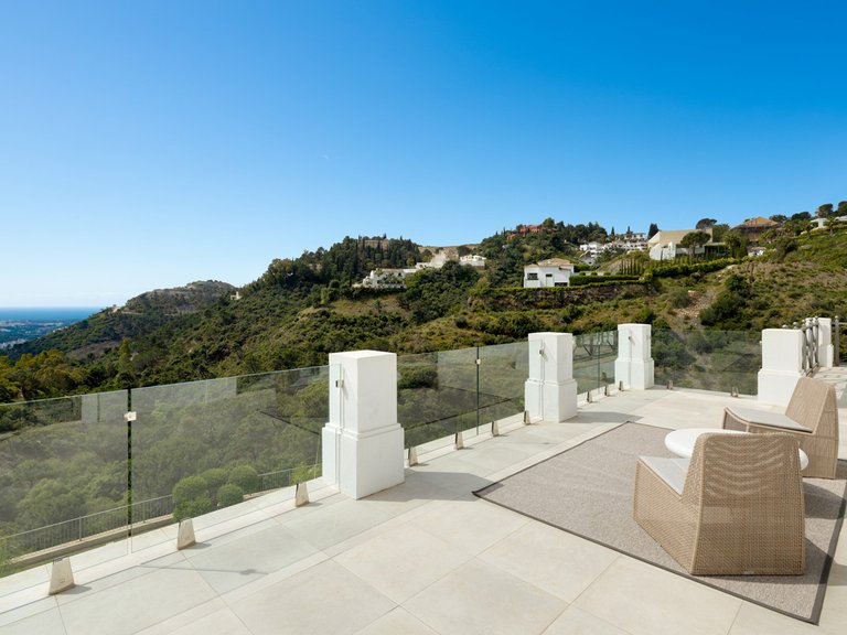 Villa for Sale in Costa del Sol El Madroñal, Malaga 14