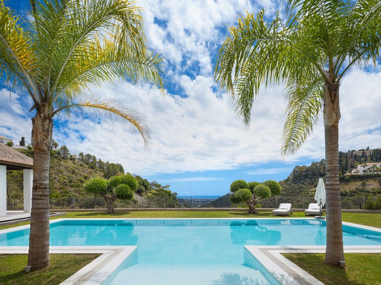 Villa for Sale in Costa del Sol El Madroñal, Malaga 2