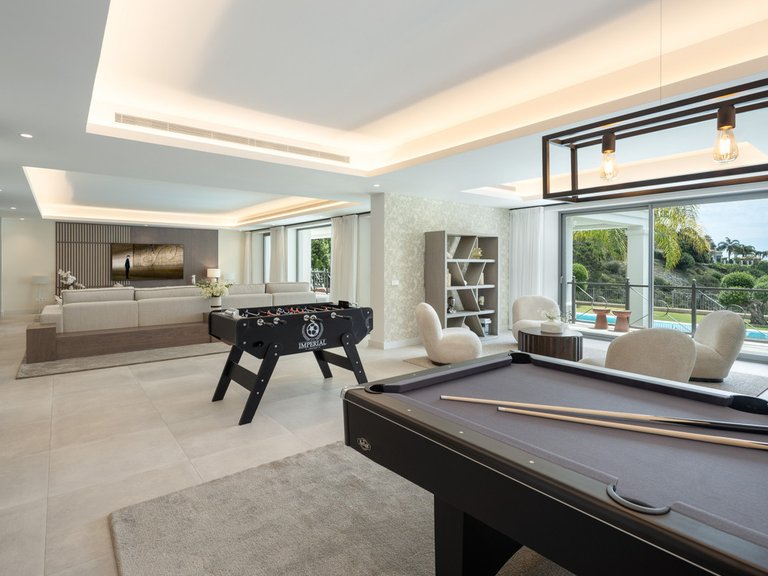 Villa for Sale in Costa del Sol El Madroñal, Malaga 21