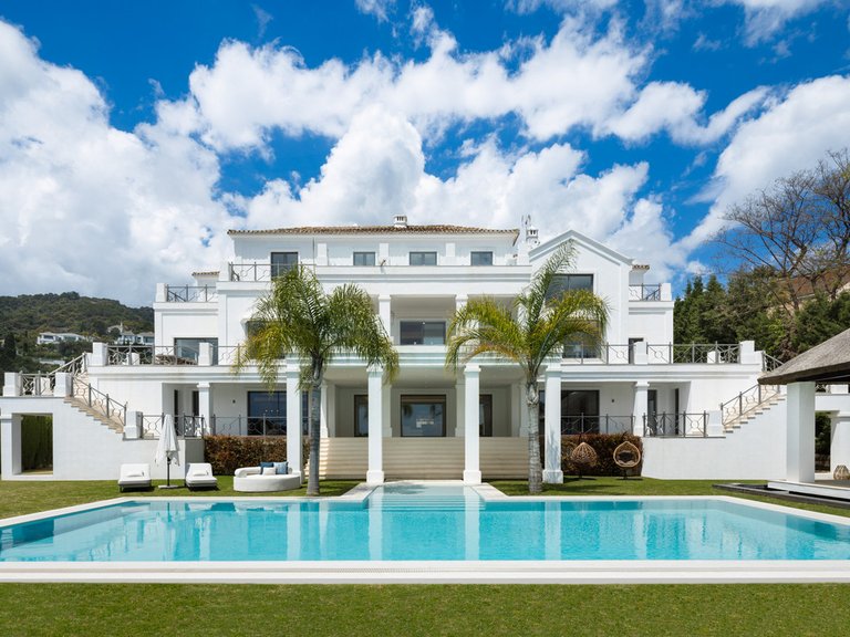 Villa for Sale in Costa del Sol El Madroñal, Malaga 3