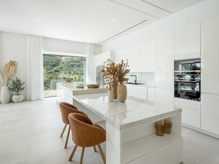 Villa for Sale in Costa del Sol El Madroñal, Malaga 7