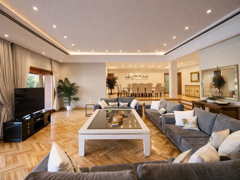 Villa for Sale in Puerto Banús, Malaga 12