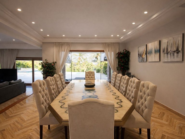 Villa for Sale in Puerto Banús, Malaga 15